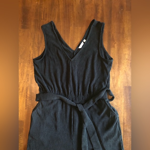 Sleeveless Cropped Jumpsuit - medium - Picture 6 of 6